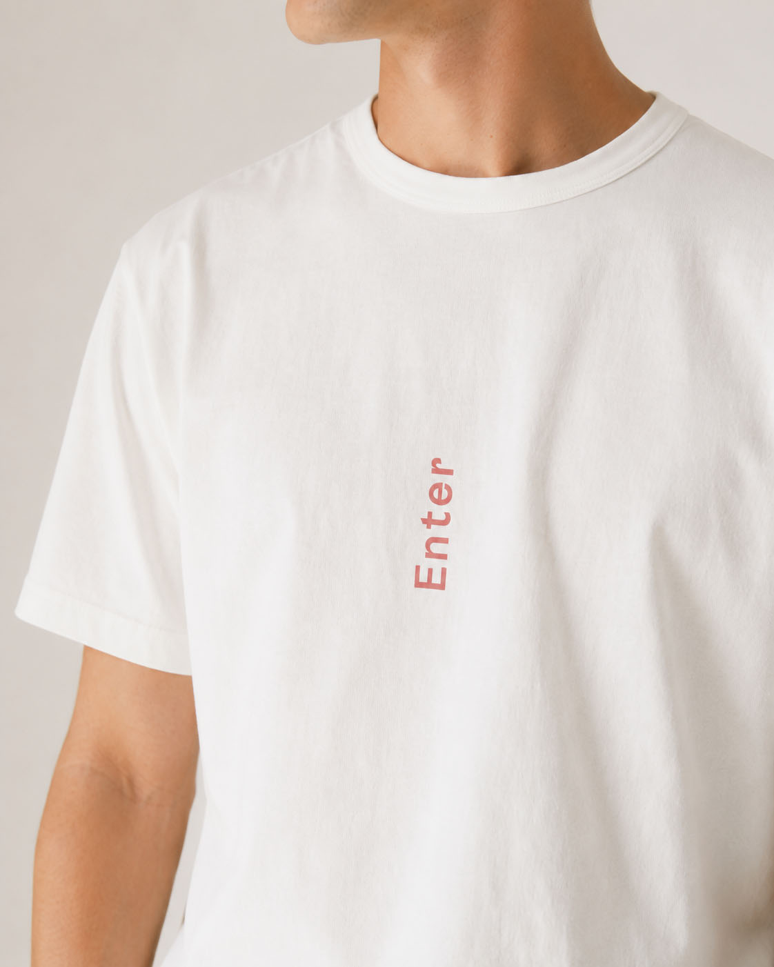 Camiseta con la identidad de marca de La Brújula
